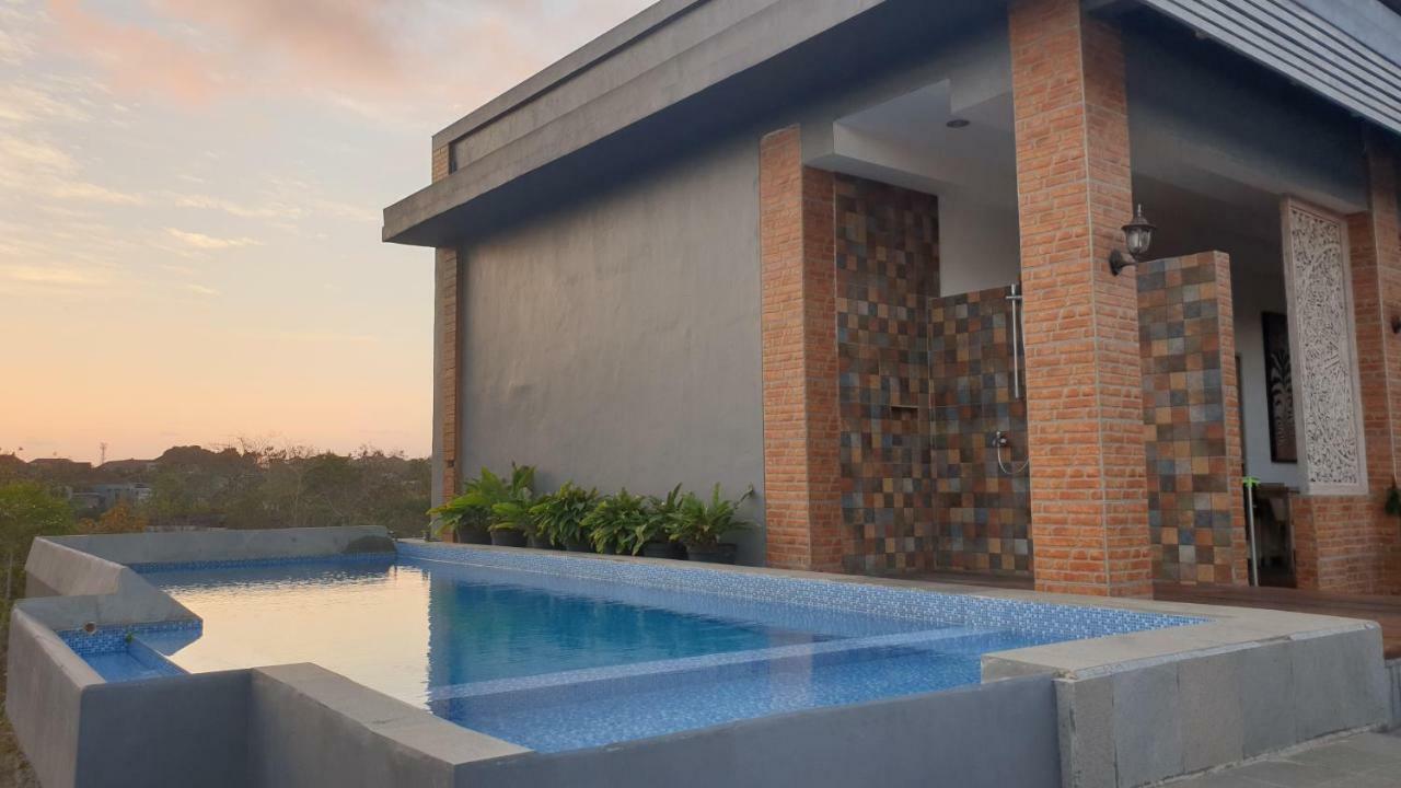 Clover Bali