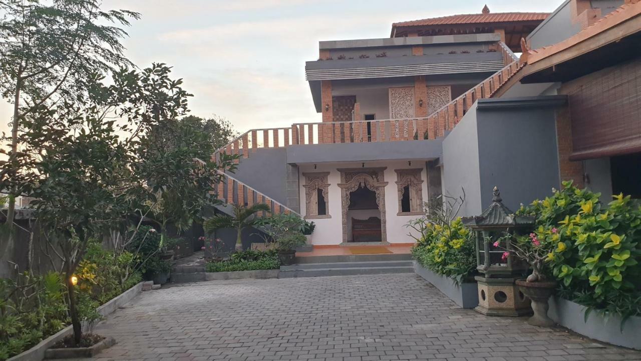 Clover Bali *